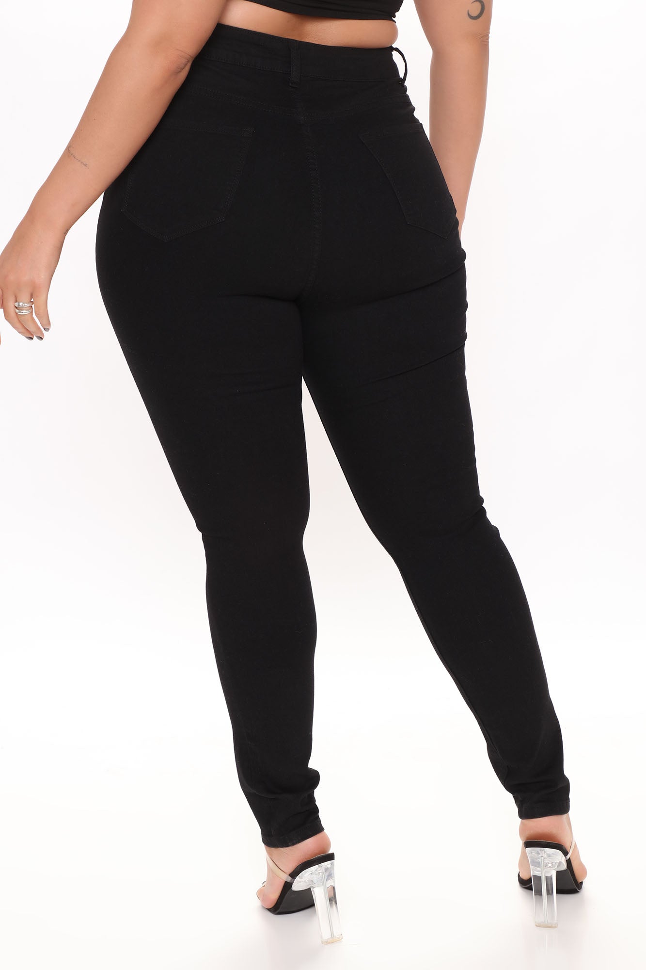 Drive To The Ocean Jeans - Black Ins Street