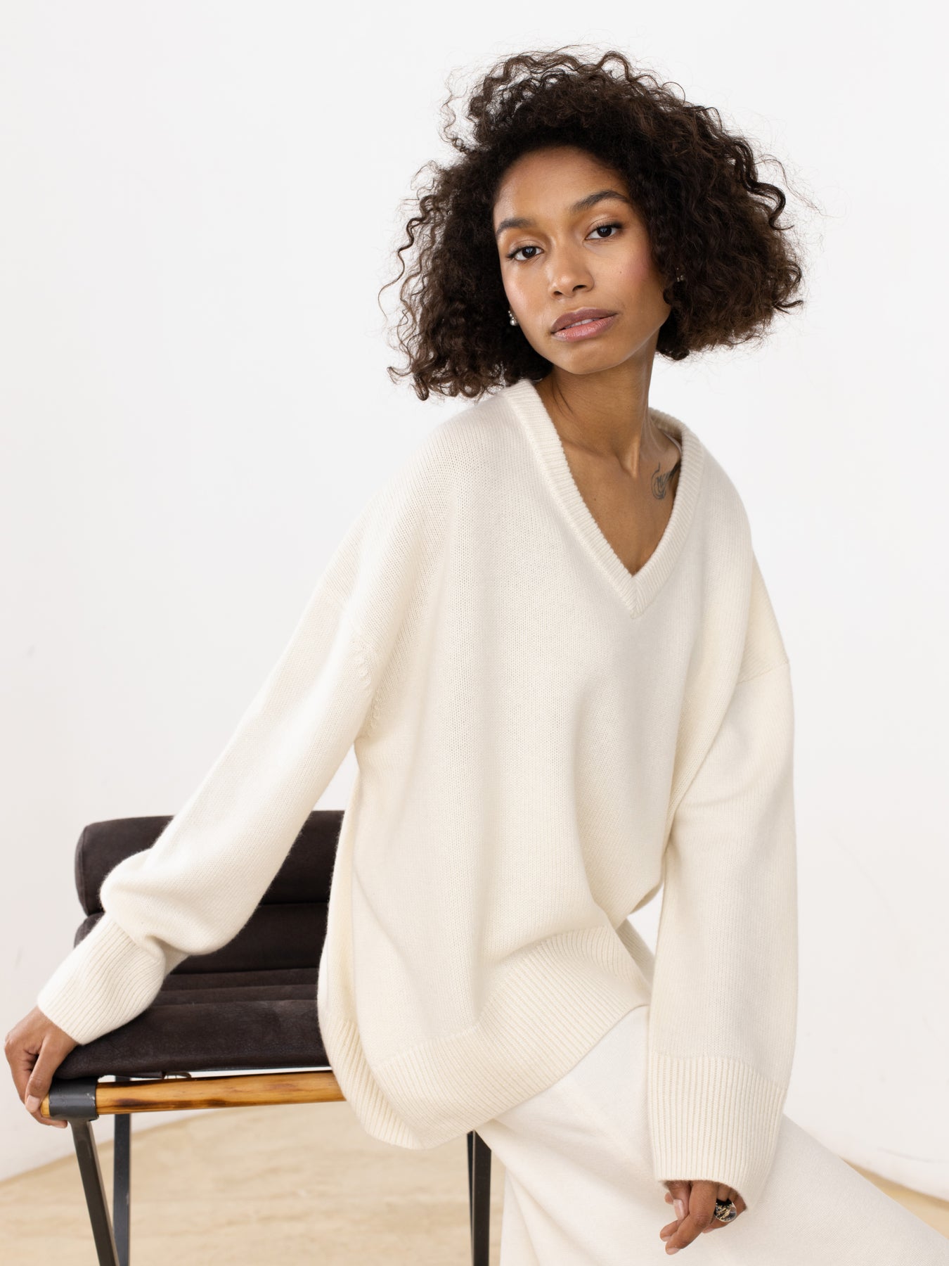 V-NECK PULLOVER SWEATER CARMAR