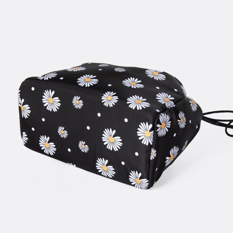 Small Daisy Crossbody Polyester Cloth Bag 2023-03-14 InsStreet