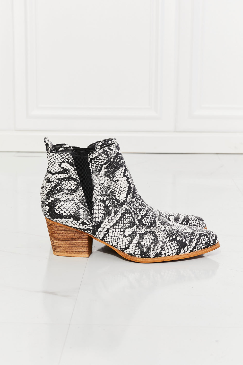 MMShoes Back At It Point Toe Bootie in Snakeskin Ins Street