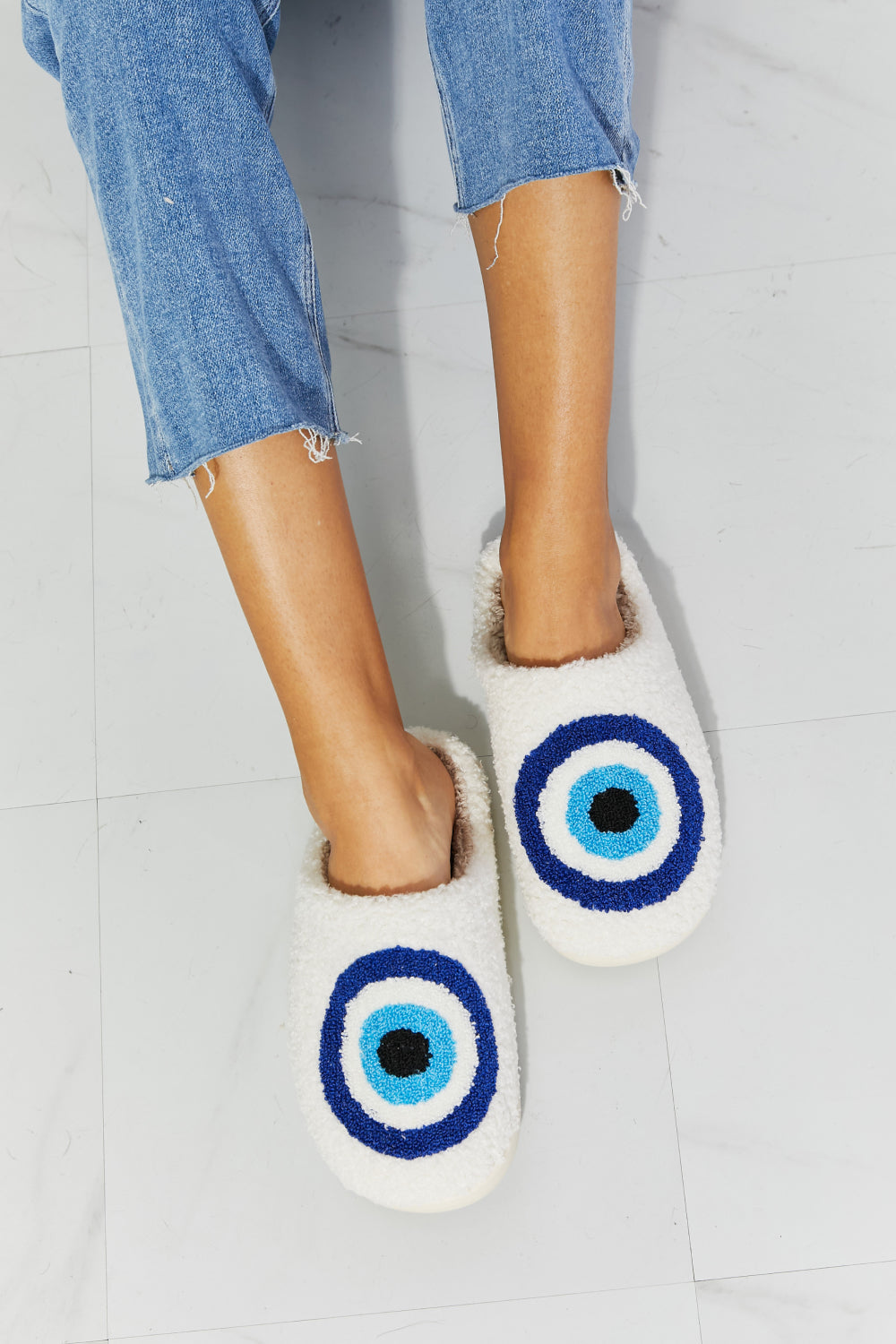 MMShoes Eye Plush Slipper Ins Street