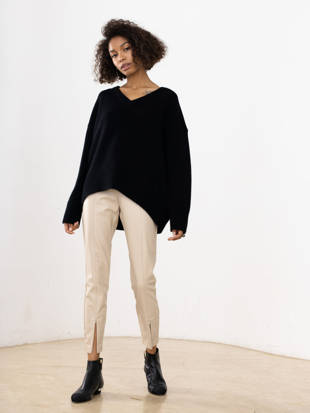 V-NECK PULLOVER SWEATER CARMAR