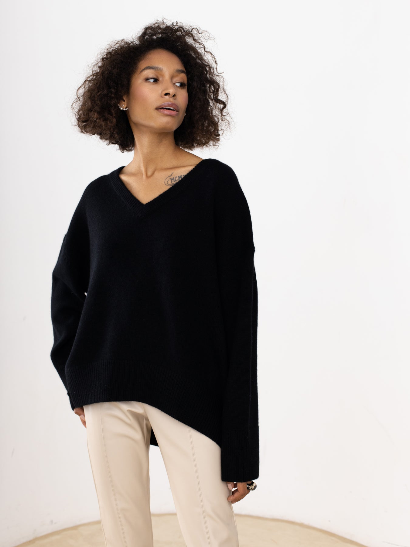 V-NECK PULLOVER SWEATER CARMAR