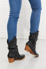 MMShoes Better in Texas Scrunch Cowboy Boots in Black Ins Street