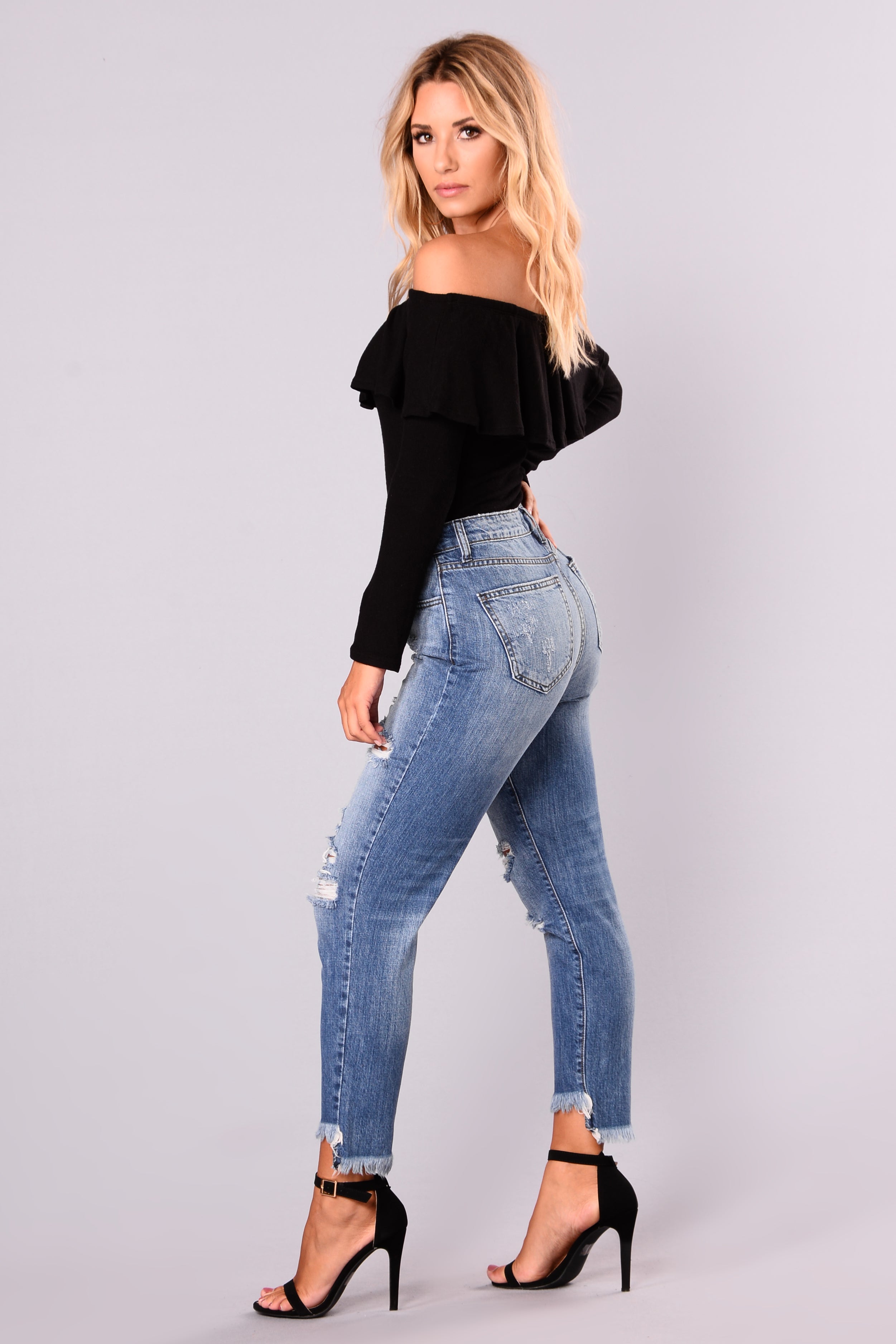 Toni Boyfriend Jeans - Medium Ins Street