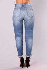 Toni Boyfriend Jeans - Medium Ins Street