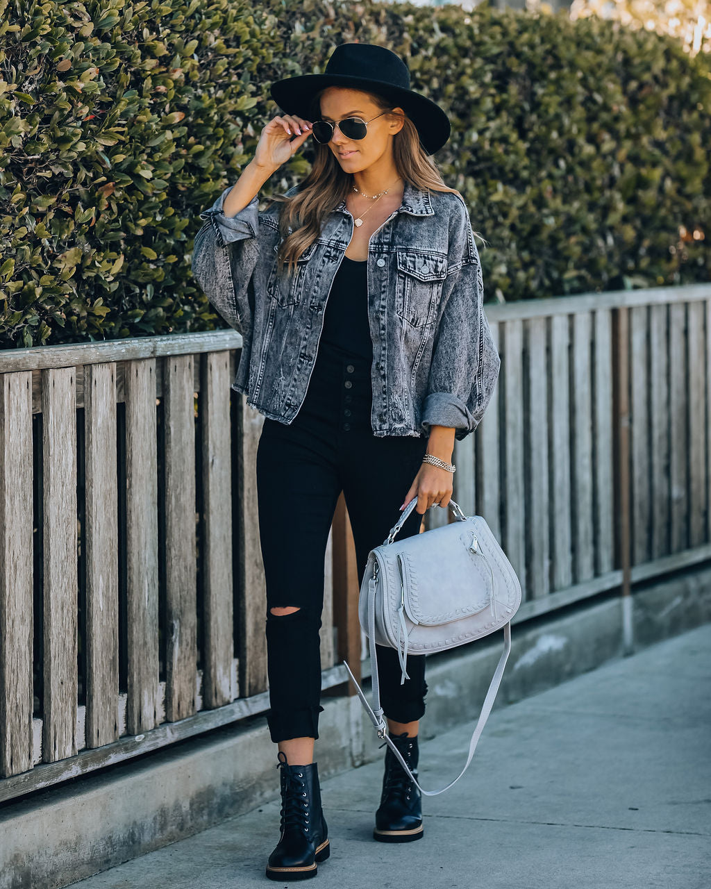 Tobias Distressed Relaxed Denim Jacket MUST-001