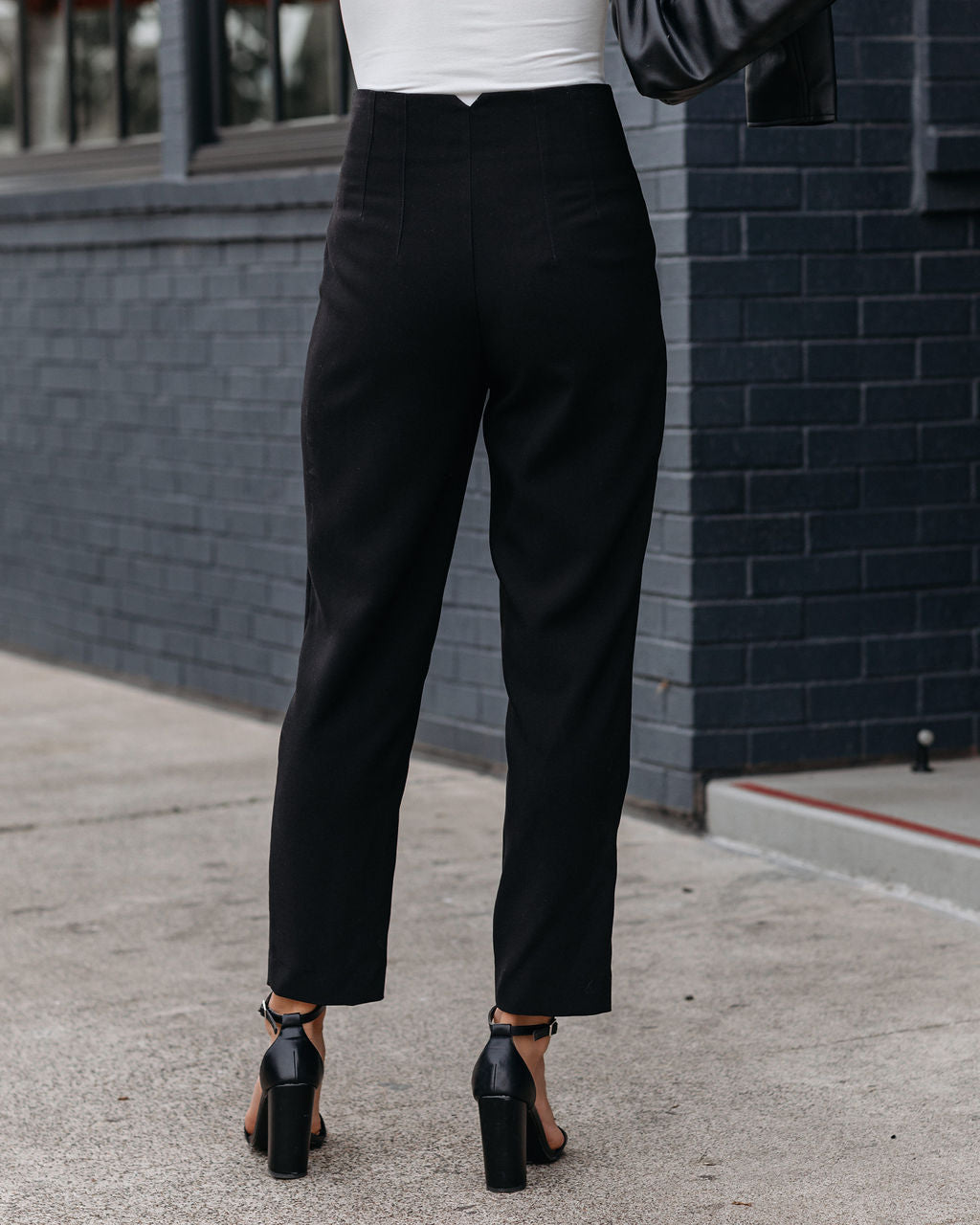 Jazlyn Pocketed High Rise Trousers - Black Ins Street