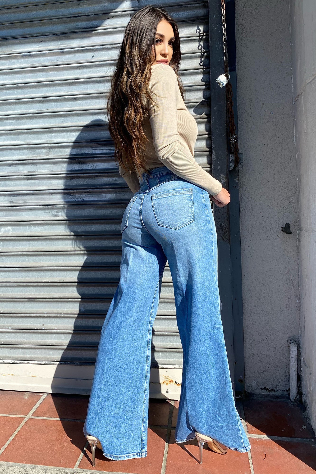 Later Days Wide Leg Jeans - Light Blue Wash Ins Street