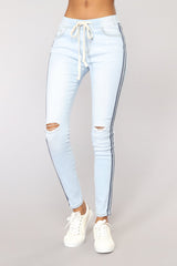 5Th Mile Denim Joggers - Light Blue Wash Ins Street