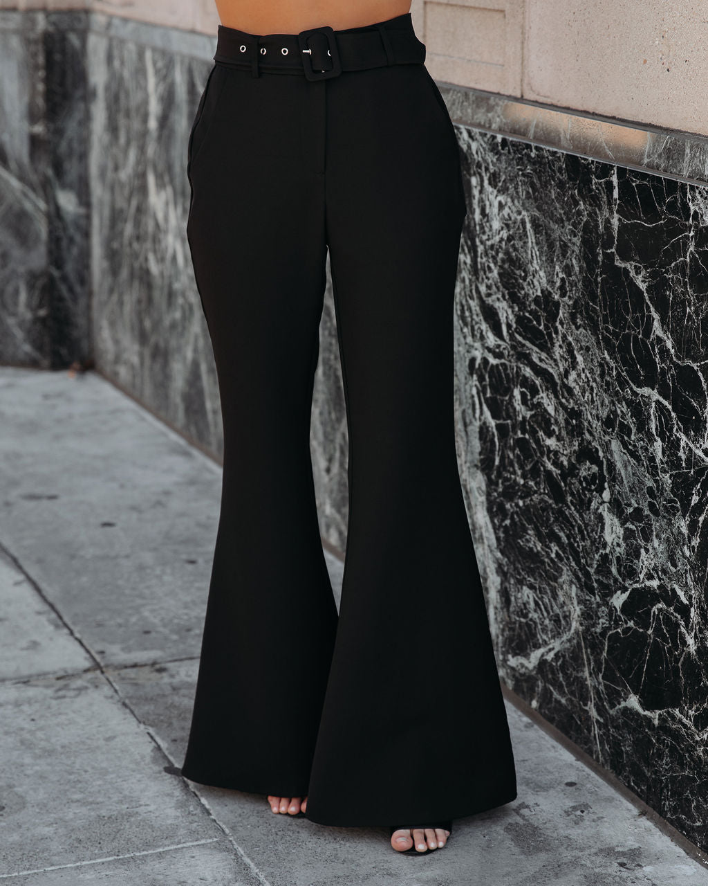 Runway Pocketed Belted Flare Trousers - Black Ins Street