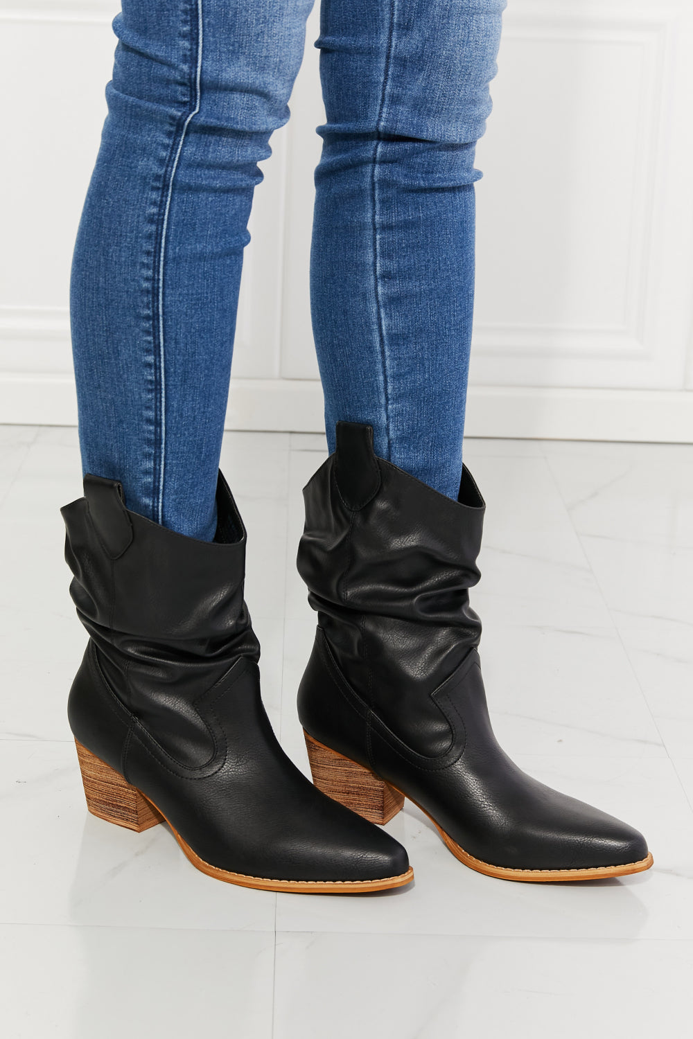 MMShoes Better in Texas Scrunch Cowboy Boots in Black Ins Street