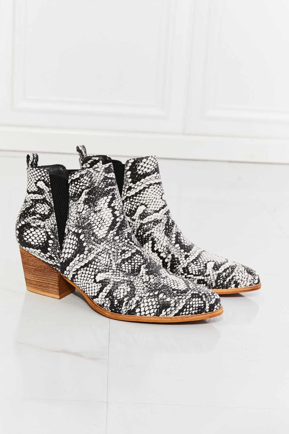 MMShoes Back At It Point Toe Bootie in Snakeskin Ins Street