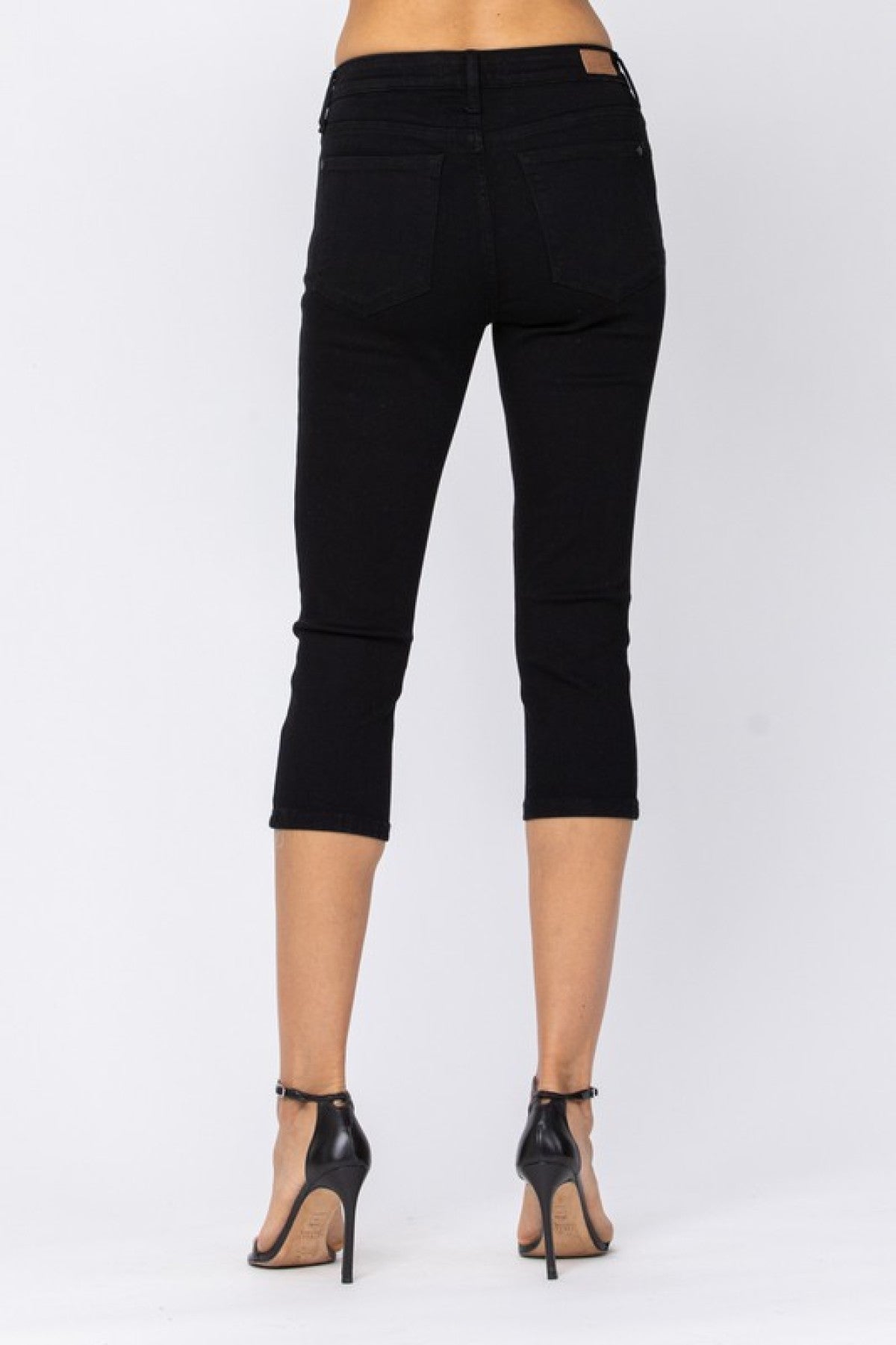 Mid Rise Black Skinny Denim Capri Ins Street