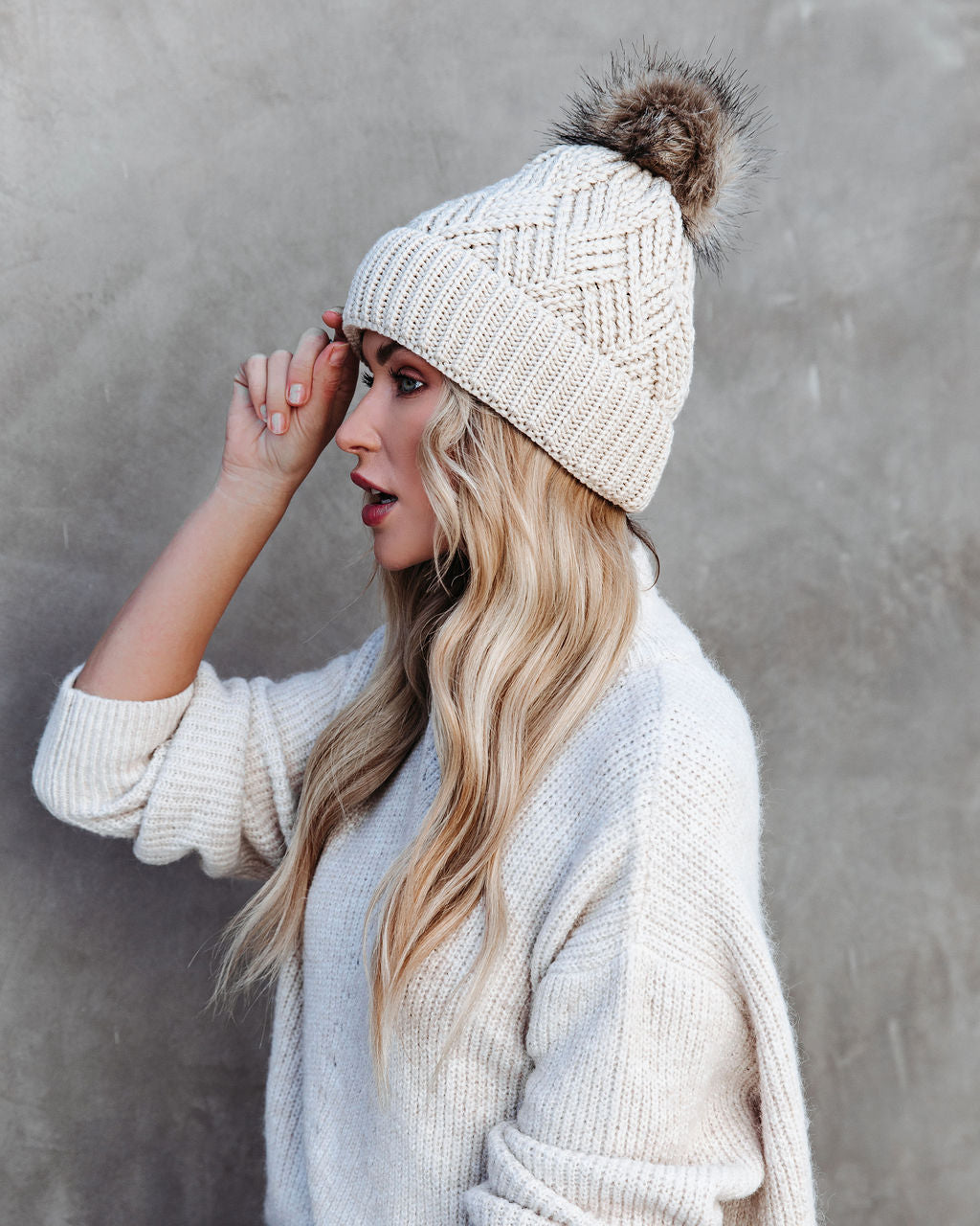 Elf Pom Beanie - Taupe Ins Street