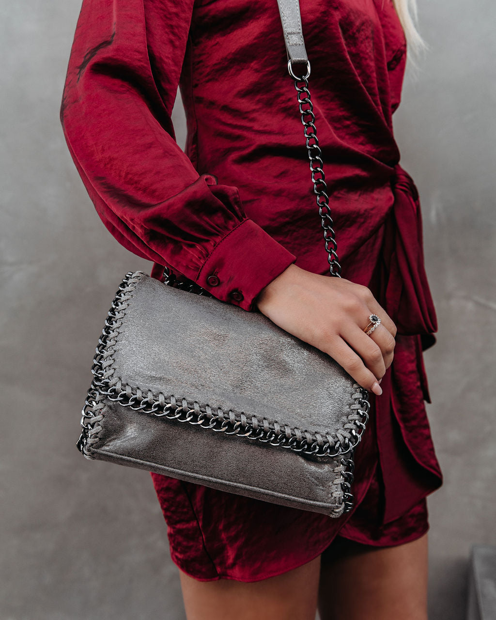 Gleam Chain Crossbody Bag - Gunmetal Ins Street