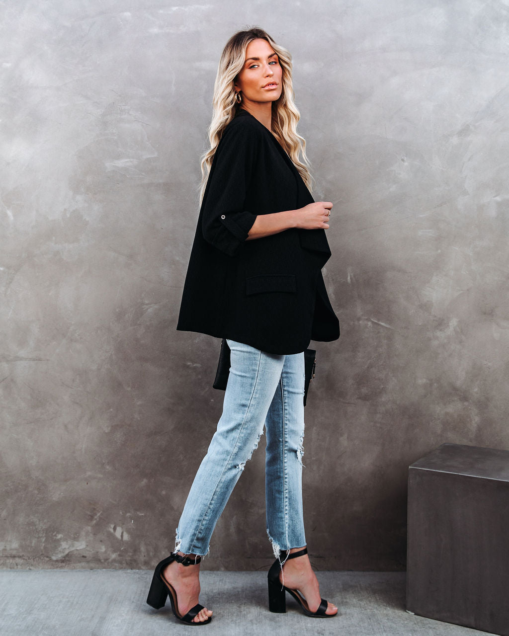 Streamline Pocketed Textured Blazer - Black Ins Street